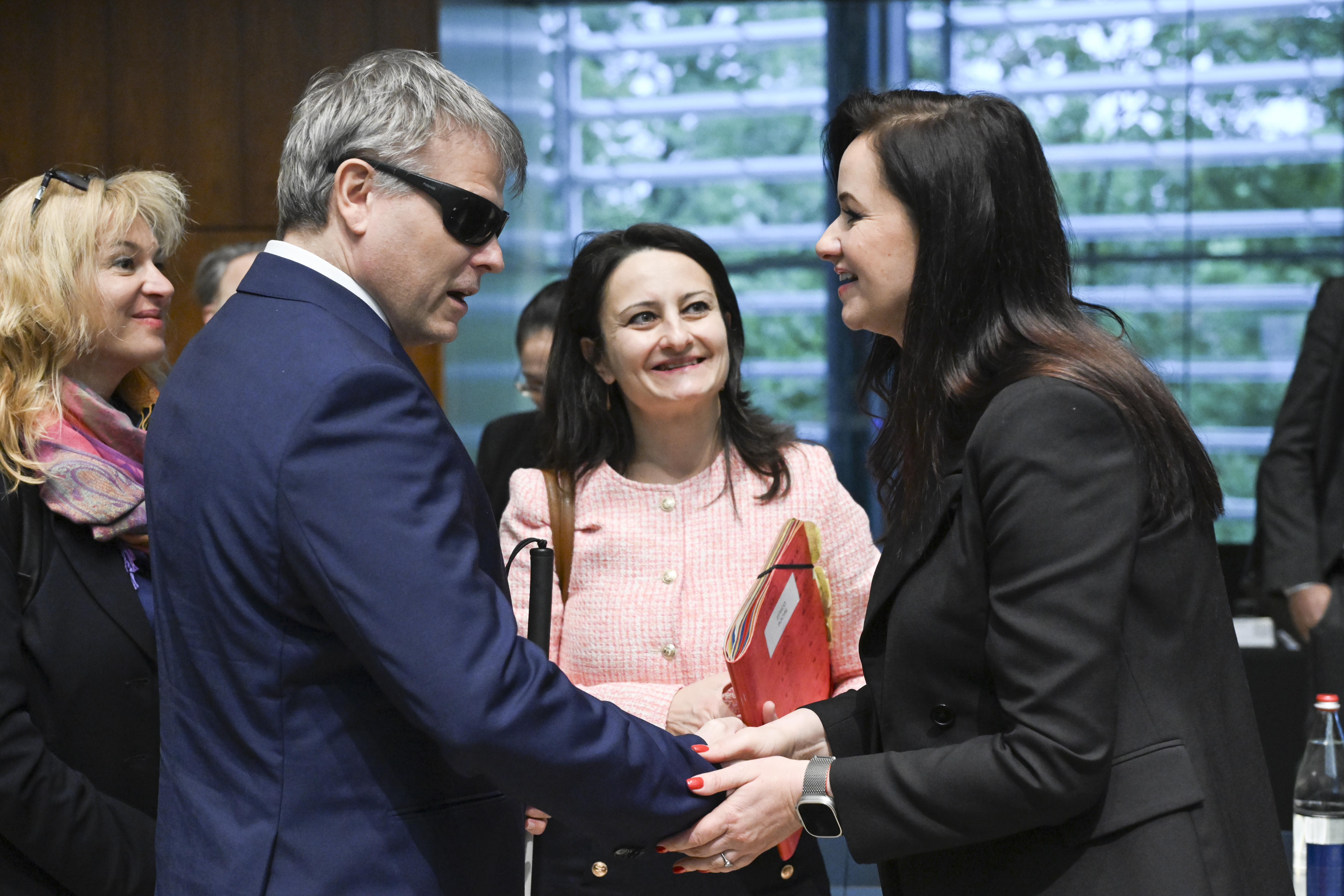 b5f13485-a26a-45a9-ba1c-5fa0ffdf467a.jpg